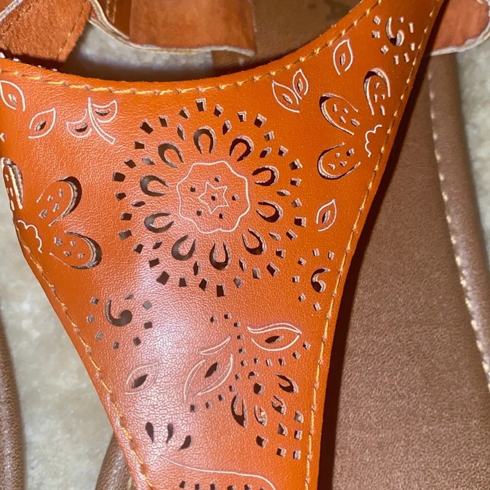 Sandals - Picture 2 of 3